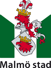 Malmö stads logotyp med en röd grip med krona och gröna former i bakgrunden.