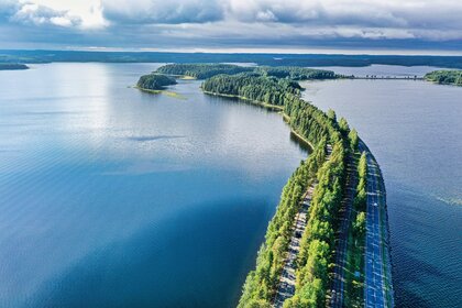 Suomenkielinen tapaaminen perheen ja eri sukupolvien kesken